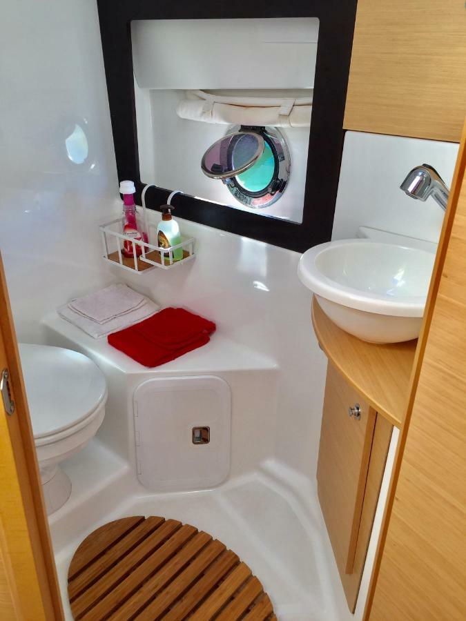 Bateau Haut Standing Privative - Nuit A Quai Port La Rochelle ลาโรแชล ภายนอก รูปภาพ